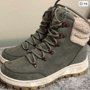 Roxy Women's Olive Winter Boots Kaden Model. NWOT